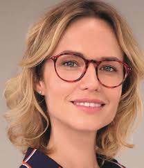 Habillez votre regard avec discrétion ou avec panache grâce à cette sélection de lunettes et montures pour homme présentée par farfetch. Services Krys Achat Et Essai En Ligne Krys