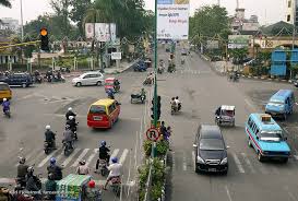 There are two main reasons it's so much cheaper. Medan Buses In Traffic Outdoor Advertising Signalised Intersections Road Medians Turning Restrictions Three Wheeler Paratransit Microbuses