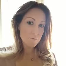 Lindsey Chewter is fundraising for Wisdom Hospice Charity