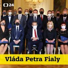 ČT24 - První snímek nové vlády. Prezident Zeman jmenoval kabinet Petra Fialy, který ve Strakově akademii vystřídá menšinovou vládu hnutí ANO a ČSSD. Přehled ministrů najdete v článku >> czch.tv/sGLyAM | Facebook