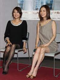 女優の上戸彩 ２７ が主演するｎｈｋドラマ いつか陽のあたる場所で 来年１月８日スタート 火曜後１０ ００ の試写会が４日 都内で開かれ 共演の飯島直子 ４４ と出席した 2021 飯島直子 女優 モデル