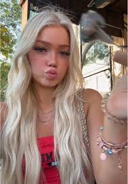 Alissa Huntsman Mother