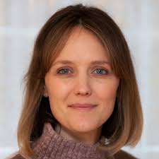 Julia Wynn Email & Phone Number