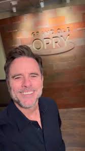 Quick message from the beautiful Grand Ole @opry!