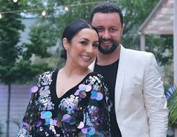 Zici ca aveti sa ne spuneti ceva, a scris amma. Andra Insarcinata Pentru A Treia Oara Vine Bebe Burtica I A Crescut Deja Ele Ro