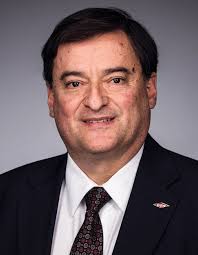 Mauricio Guerra's Instagram, Twitter & Facebook