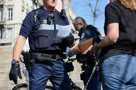 Loans and returns of documents are possible at the library. Confinement A Lyon Controles Amendes Le Dispositif De La Police Et Des Gendarmes Du Rhone Actu Lyon