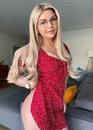Lillie Lucas - Free pics, galleries & more at Babepedia