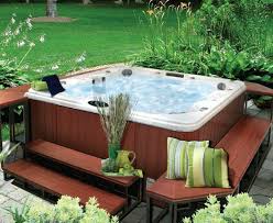 Luxus pool mit jacuzzi aus glas. Whirlpool Im Garten Gonnen Sie Sich Diese Besonde Art Entspannung Whirlpool Garten Whirlpool Garten Aufblasbar Wirlpool Garten