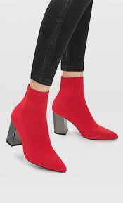 Nuage rouge est le spécialiste des bottes santiags hommes et femmes, avec le plus grand choix de boots mexicana, sendra, go west, tony mora, boulet, chippewa, m. Stradivarius Bottines Chaussette Talon Rouges Femme Rouge 35 From Stradivarius On 21 Buttons