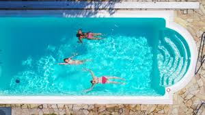 , das mit grossen poolanlagen im palmengarten aufwartet. Pool Im Garten Darauf Mussen Sie Achten Geld Sz De
