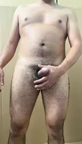 Peludo latino hombre maduro