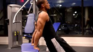 Professeur particulier de musculation à la ciotat pour des cours particuliers (soutien scolaire, langue, musique, sport, loisirs). Un Entrainement De Musculation Par Un Prof De Boxe