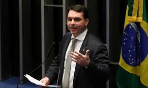 Jovem responsável por rede de prostituição, que atendia a traficantes e milicianos, é morto no rio. Flavio Bolsonaro Parabeniza Policia Civil Por Eliminacao Do Miliciano Ecko
