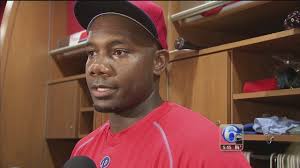 Phillies bench Ryan Howard for Tommy Joseph