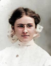 Nora Kirsch Lore: Girlfriend, What Were You Thinking?