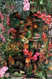 Tropical Garden Display Credited To 2013 Shinoda Design Center Santa Ana California Got To Check It Tropical Garden Tropical Garden Party Tropical Flowers