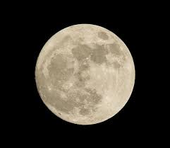The camera app will lock the autofocus and let you manipulate the lighting before you take the shot. Iphone Pictures Of The Moon 10 Expert Tips For Great Photos Photo Video Lounge