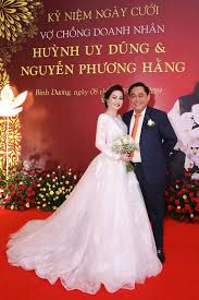 Ông cũng coi vợ chồng ông dũng là bồ. Vá»£ Ong DÅ©ng Lo Voi Tiáº¿t Lá»™ Chuyá»‡n 15 NÄƒm TrÆ°á»›c Tin Tá»©c Online
