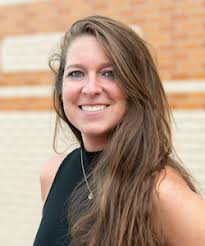 Elizabeth Cornwell's Instagram, Twitter & Facebook