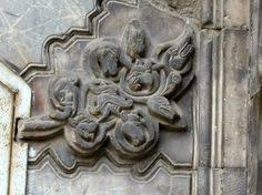 Turk Kozmolojisi Sivas Gokmedrese Hayvan Figurlu Rolyef Tam Merkezde Kurt Ejder Figuru Hayvan Desenler Kurt