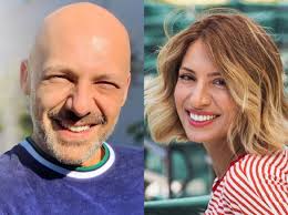 Nikos Moytsinas Oi On Air Eyxes Sth Maria Hliakh Gia Thn Egkymosynh Ths Fay S Book