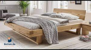 Während bei balkenbetten die sichtbaren konstruktiven elemente aus holzbalken bestehen oder so verarbeitet sind, dass sie wie balken aussehen, deutet sich bei. Massivholzbetten Betten Aus Massivholz Gunstig Kaufen
