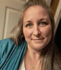 Stephanie Lamon's Instagram, Twitter & Facebook