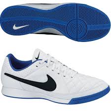 Pin En Sepatu Futsal