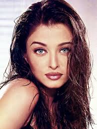 Aishwarya Rai Discovered By Amaʐ𝒆 On We Heart It Aishwarya Rai Pictures Vintage Bollywood Aishwarya Rai Photo