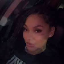 apinkglocc • Threads, Say more