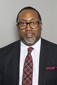 Carlos Wilson's Instagram, Twitter & Facebook