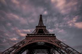 Banyak negara sudah siap membantu. Wow Menara Eiffel 2