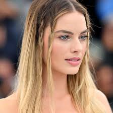 Twin Braids Von Margot Robbie Margot Robbie New Haircuts Gal Gadot