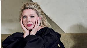 Tjitske jacoba reidinga (geboren 20 februari 1972 in leeuwarden ) is een nederlandse actrice en komiek. Tjitske Reidinga Nodigt Je Uit Voor De Benefietvoorstelling Voor Linda Foundation