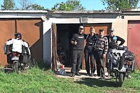 Tobias Mikolajewski aus Dossow schraubt mit Vorliebe an Mopeds und  Motorrädern