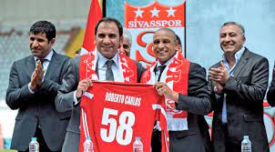 Roberto carlos had a brief spell as interim manager at anzhi makhachkala in early 2012. Roberto Carlos Un Sivasspor Hocaligi Doneminde Oynattigi Futbolun Teknik Analizi Eksi Seyler