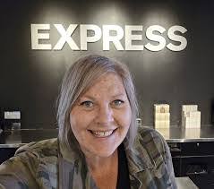 Sara Herzog's Instagram, Twitter & Facebook