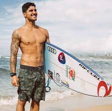 Gabriel medina pinto ferreira (são sebastião, 1 22 de dezembro de 1993) é um surfista profissional brasileiro. Facebook