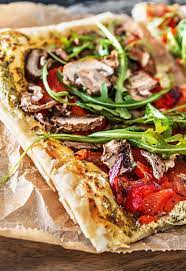 Knuspriger Gemuse Flammkuchen Rezept Hellofresh Rezept Flammkuchen Rezept Flammkuchen Vegetarisch Frankreich Essen
