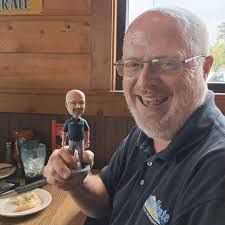 Spersonalizowana figurka mężczyzny: spersonalizowany prezent dla męża,  chłopaka i ojca