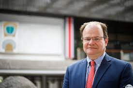 Acá encontrará información sobre las administraciones financiera e innovación, impuestos internos, aduanas, contabilidad gubernamental, presupuesto, inversión y crédito público, tesoro público. Ministro De Hacienda Descarta Que Costa Rica Caiga En Un Default Financiero En 2021 Monumental Monumental