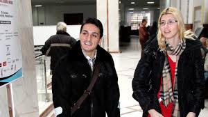 Dincolo de războiul pe care larisa îl poartă cu fostul ei soţ, gimnastul marian drăgulescu, când vine vorba despre potenţa sexuală a bărbatului cu care ea are doi copii. 720s4uy Idygbm