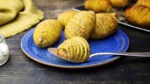 Hasselback Kartoffeln Rezept Fur Schwedische Facherkartoffeln Welt Essen Facherkartoffeln Hasselback Kartoffeln