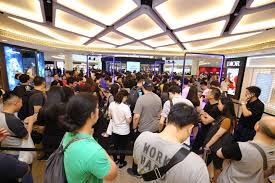 Giving the shiny 1utama complex a run for its money, the colossal mid valley megamall is indeed a mega complex, known to locals as the best shopping centre halfway between the city centre and the. The All New Powerful Samsung Galaxy Note10 Enchants Malaysians At Nationwide Roadshows Samsung Newsroom Malaysia