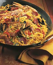 Plus au sud, dans la région de barcelone, le domaine raventos de alella bénéficie d'un microclimat (faible pluviosité, ensoleillement généreux) et de sols granitiques qui donnent une personnalité bien spécifique aux vins produits. Recette De La Paella Royale Marie Claire