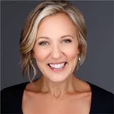 Kim Roose's Instagram, Twitter & Facebook