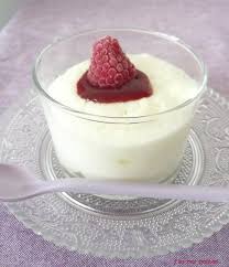 Mousse Au Fromage Blanc Comme Un Nuage Releve D Une Pointe Sucree De Coulis De Votre Fuit Prefere Fromage Blanc Recette Mousse Alimentation