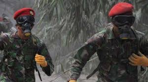 Lepas dilantik sebagai danjen kopassus, prabowo mengambil peran menyudahi krisis penyanderaan sejumlah peneliti keanekaragaman hayati di taman nasional lorentz di papua. Sersan Penembak Roket Kopassus Tni Mati Digantung Pemberontak Halaman 3