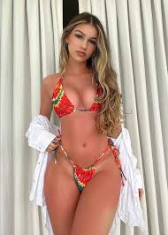 Julia Merekoulias - Free sexy pics, galleries & more at Babepedia